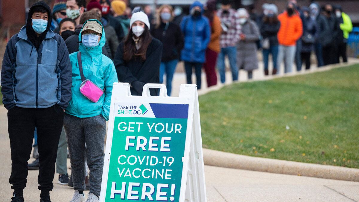 211202-omicron-delta-hero_ning8u