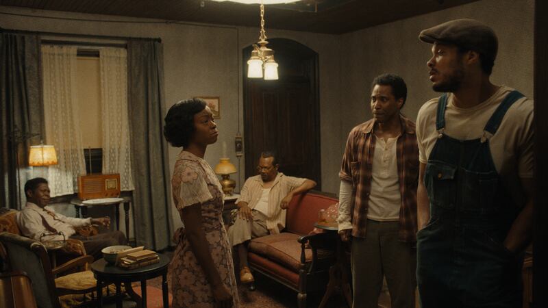 (L-R) Michael Potts, Danielle Deadwyler, Samuel L. Jackson, John David Washington, and Ray Fisher in The Piano Lesson.
