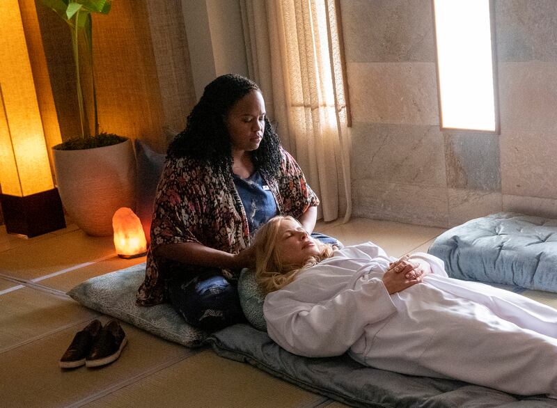 natasha-rothwell-jennifer-coolidge_bwixps