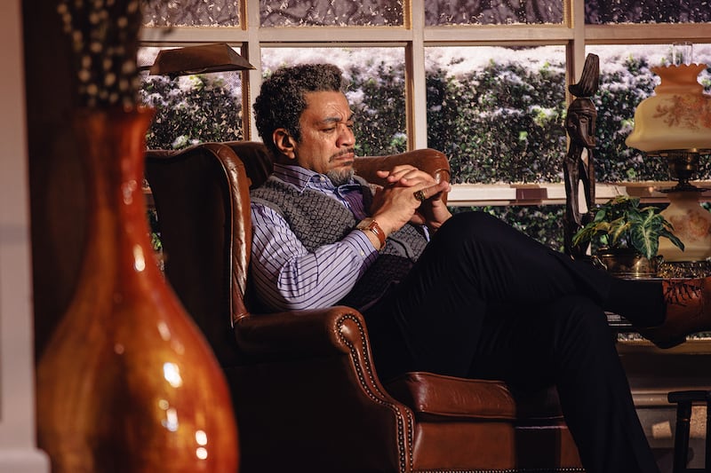 Harry Lennix.