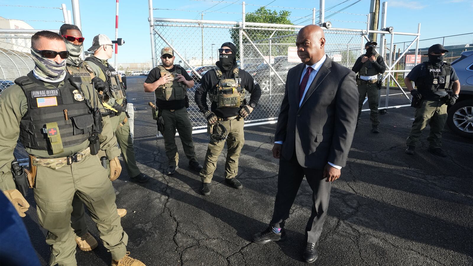 Mayor Ras Baraka of Newark confronts ICE agents at a demonstration outside an immigrant detention centre in Elizabeth, New Jersey May 7, 2025. The Mayor arrived at the gates of Delaney Hall to inspect the previously vacant prison that is being converted into an immigrant detention center. Delaney Hall has the ability to hold over a 1000 people, and the detention facility, privately owned by The GEO Group, holds a contract with the federal government to house people arrested by ICE.