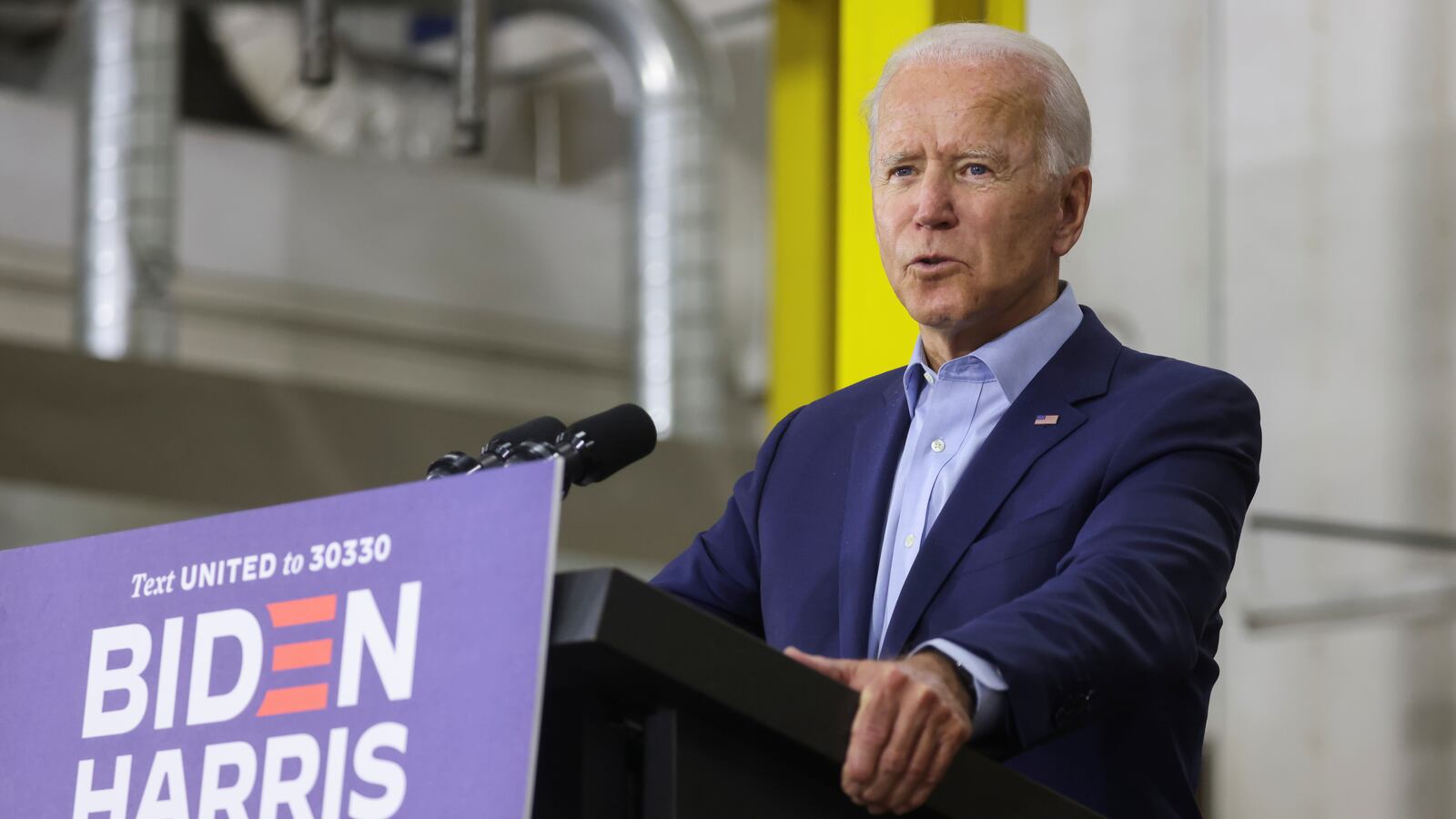 2020-09-18T204543Z_249843859_RC281J9MAGMA_RTRMADP_3_USA-ELECTION-BIDEN_kokvct