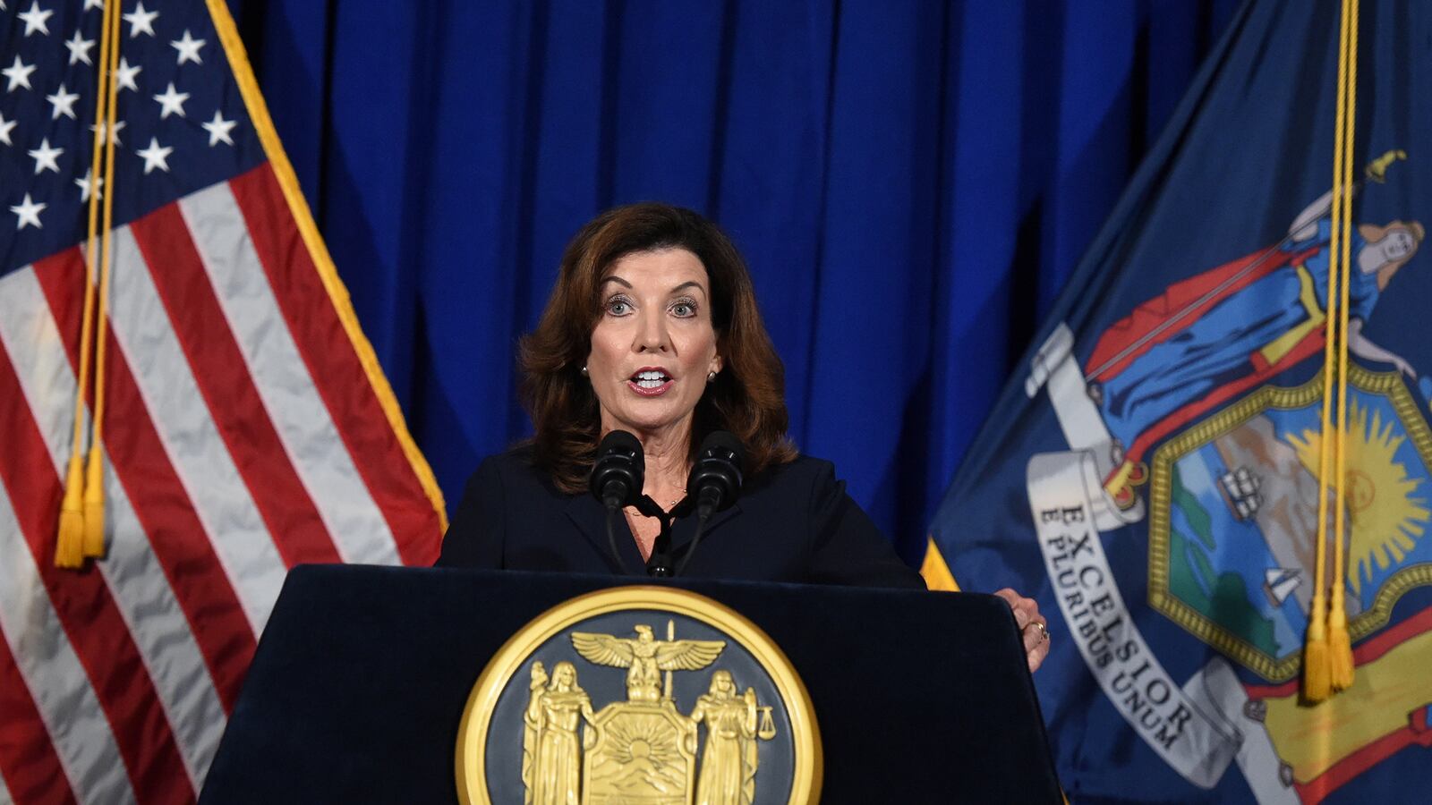 2021-08-11T190109Z_888917473_RC223P9RRFVV_RTRMADP_3_NEW-YORK-CUOMO-HOCHUL_ztrgv2