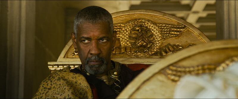 Denzel Washington plays Macrinus