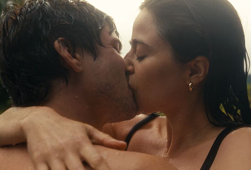 Logan Lerman and Molly Gordon in 'Oh Hi!'