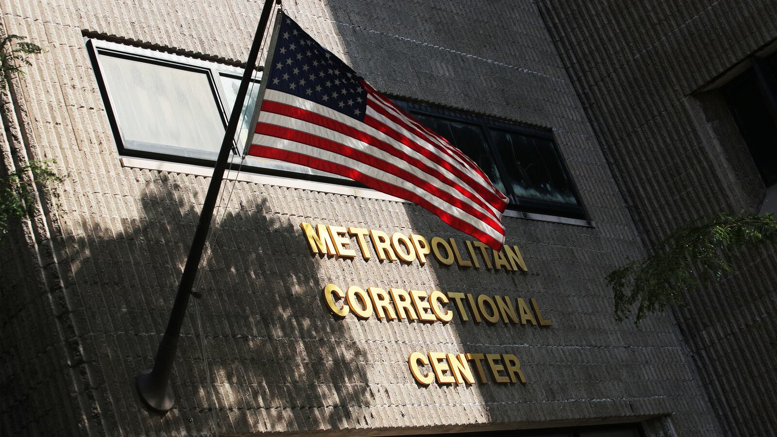 190812-daly-barr-tease-2_grs0lm