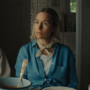 Himesh Patel and Sarah Goldberg