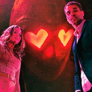 Olivia Holt and Mason Gooding in Heart Eyes.