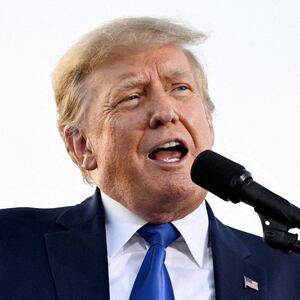 2022-06-08T200958Z_1169367834_RC2VNU95GPYS_RTRMADP_3_USA-TRUMP-NEW-YORK_fcth1c