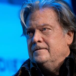 211019-steve-bannon-hero_sqtxni