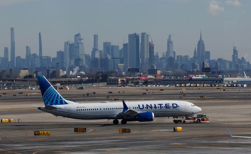 United Airlines airplane.