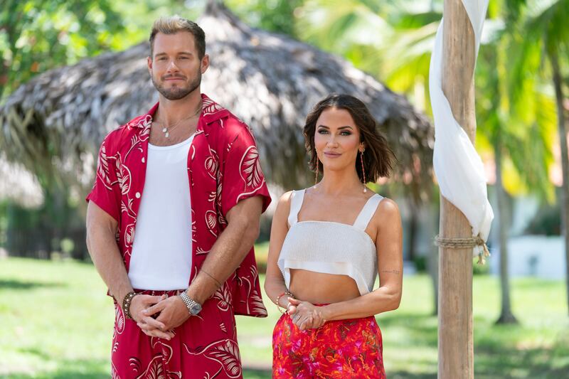 Hosts Colton Underwood and Kaitlyn Bristowe