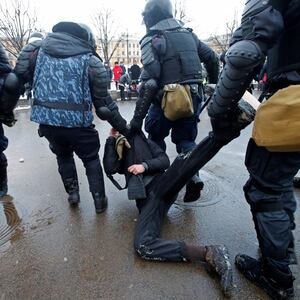 2021-01-31T111643Z_1327835636_RC2ZIL988AMJ_RTRMADP_3_RUSSIA-POLITICS-NAVALNY-PROTESTS_tjnrtn