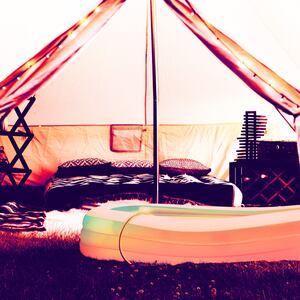 The great Coachella tent backslash.