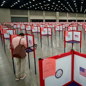 2020-06-23T132832Z_1117318222_RC21FH9CQ1FK_RTRMADP_3_USA-ELECTION-KENTUCKY_yvnphl