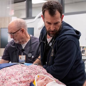 Noah Wyle in The Pitt Episode 9.