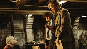 Emma Stone, Aidan Delbis, and Jesse Plemons