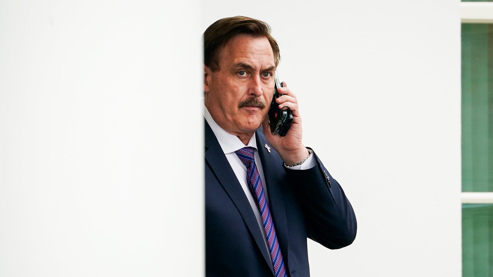 210321-sommer-lindell-tease_nkjzcb