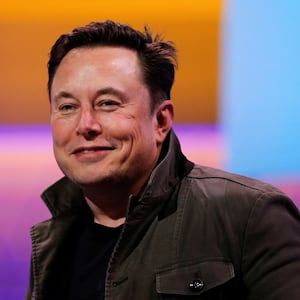 2022-10-06T193655Z_313328614_RC2UVW9M84Q1_RTRMADP_3_TWITTER-M-A-MUSK-STAY_lk7hwl