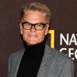211129-harry-hamlin-hero_kcxxq6