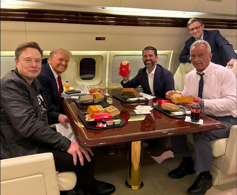 RFK Jr. had no other food choices on the flight with Donald Trump's plane.