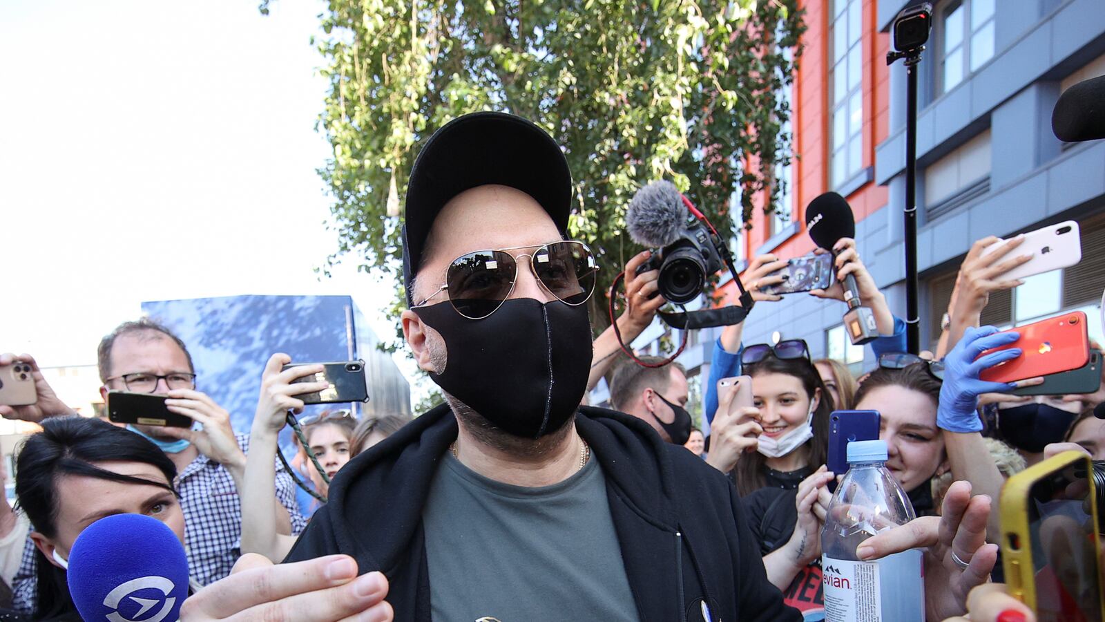 nemtsova-russia-artist-trial_bo8xwz