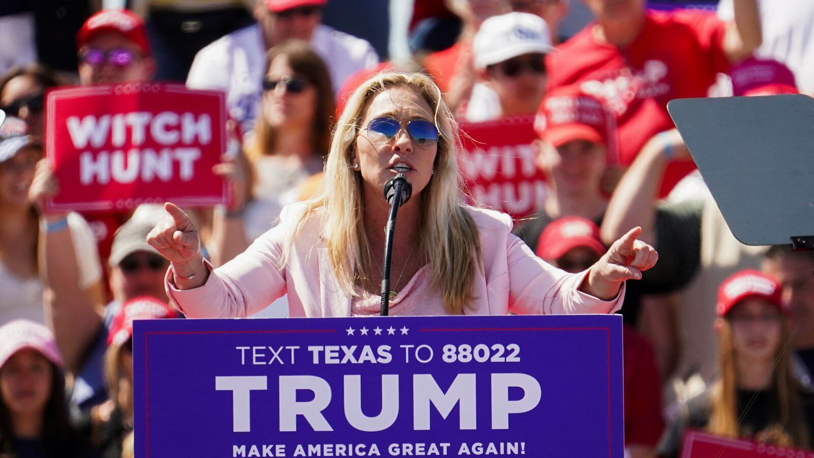 2023-03-25T205230Z_1418816235_RC2710AH6GUA_RTRMADP_3_USA-ELECTION-TRUMP_mffzfq