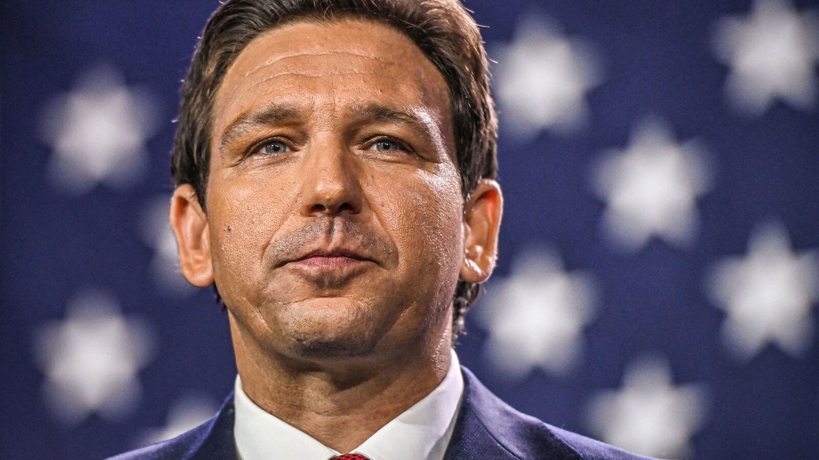 111122-lewis-ron-hero_dbxzoo